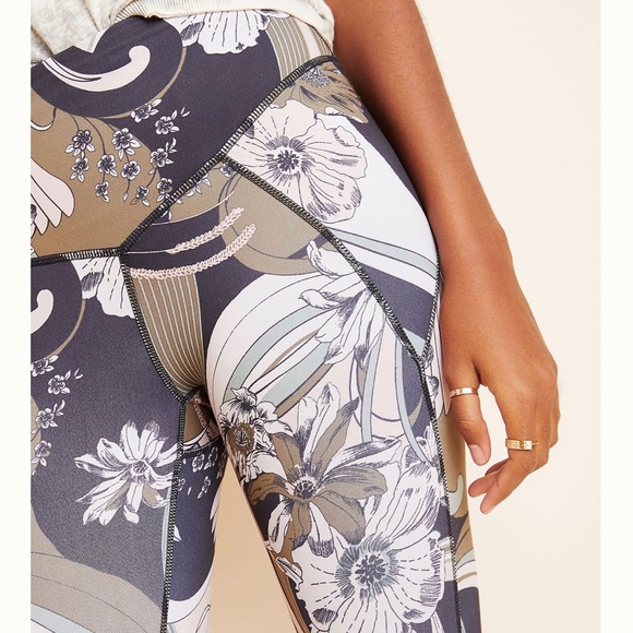 ⭐️Free People Movement Wave Crush Leggings Black Women’s Size Medium - Picture 6 of 8